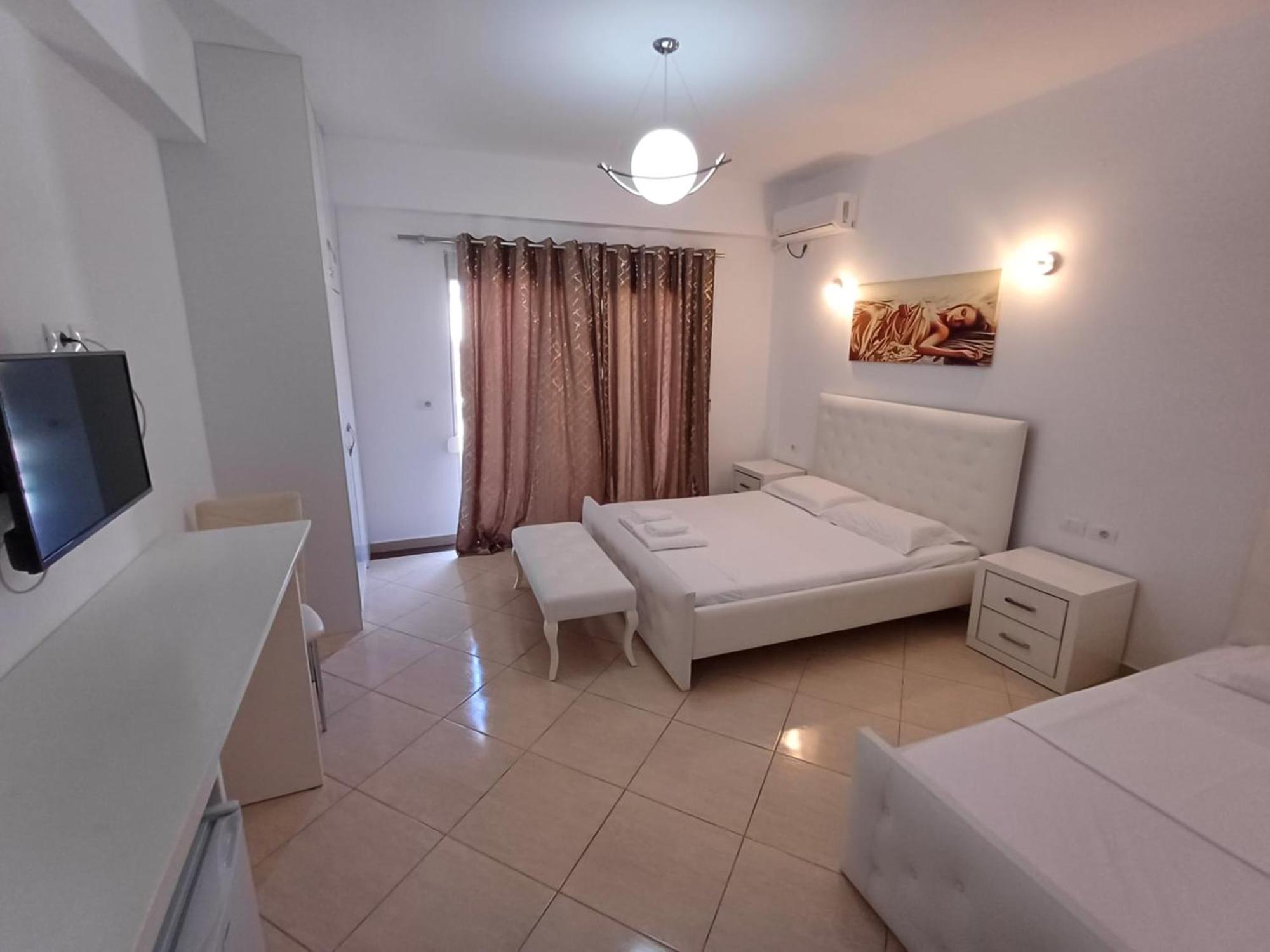 Hotel Sherifi Sarandë Eksteriør billede