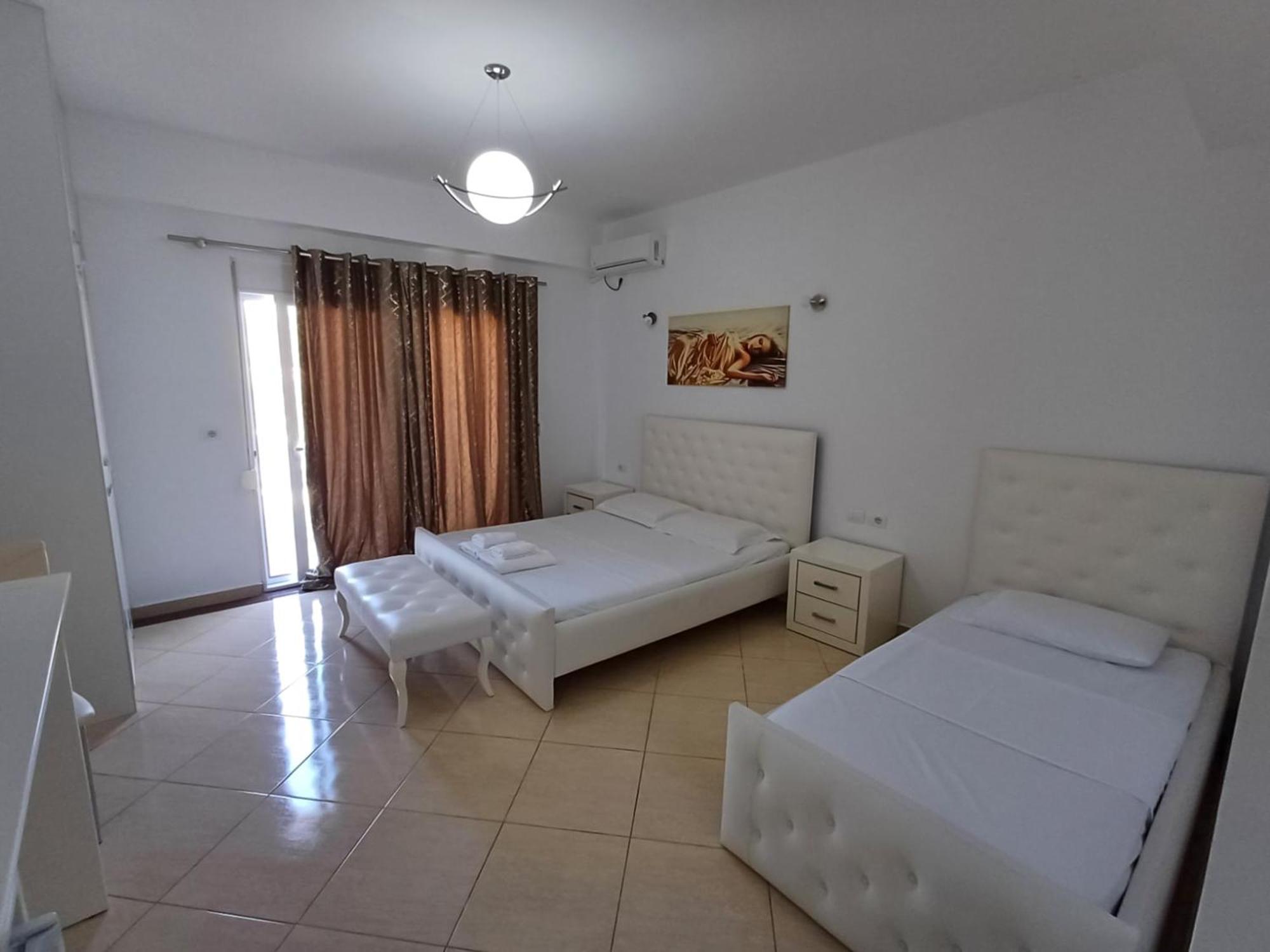 Hotel Sherifi Sarandë Eksteriør billede